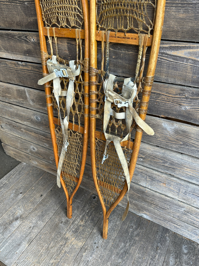 10th Mountain Division Snowshoes (Non-matched Set)