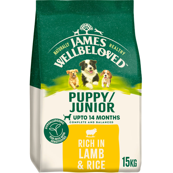 Bag of James Wellbeloved Puppy Junior dog food with images of puppies on a green and white background.