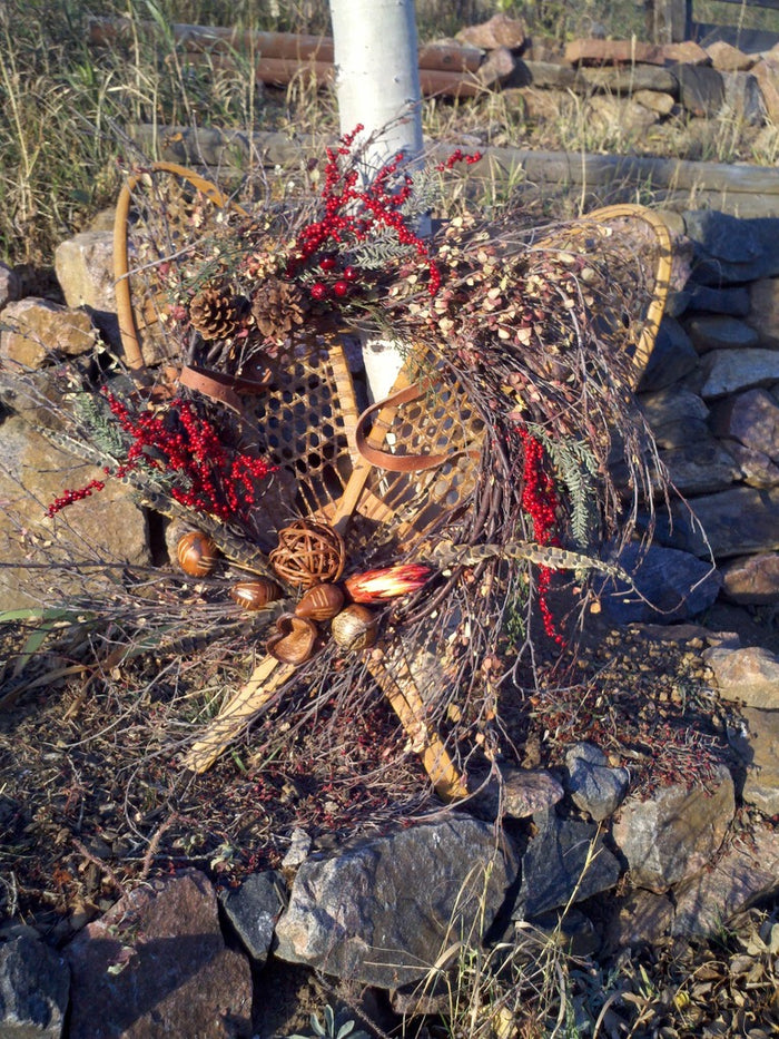 Snowshoe Wreath - Natural Foliage